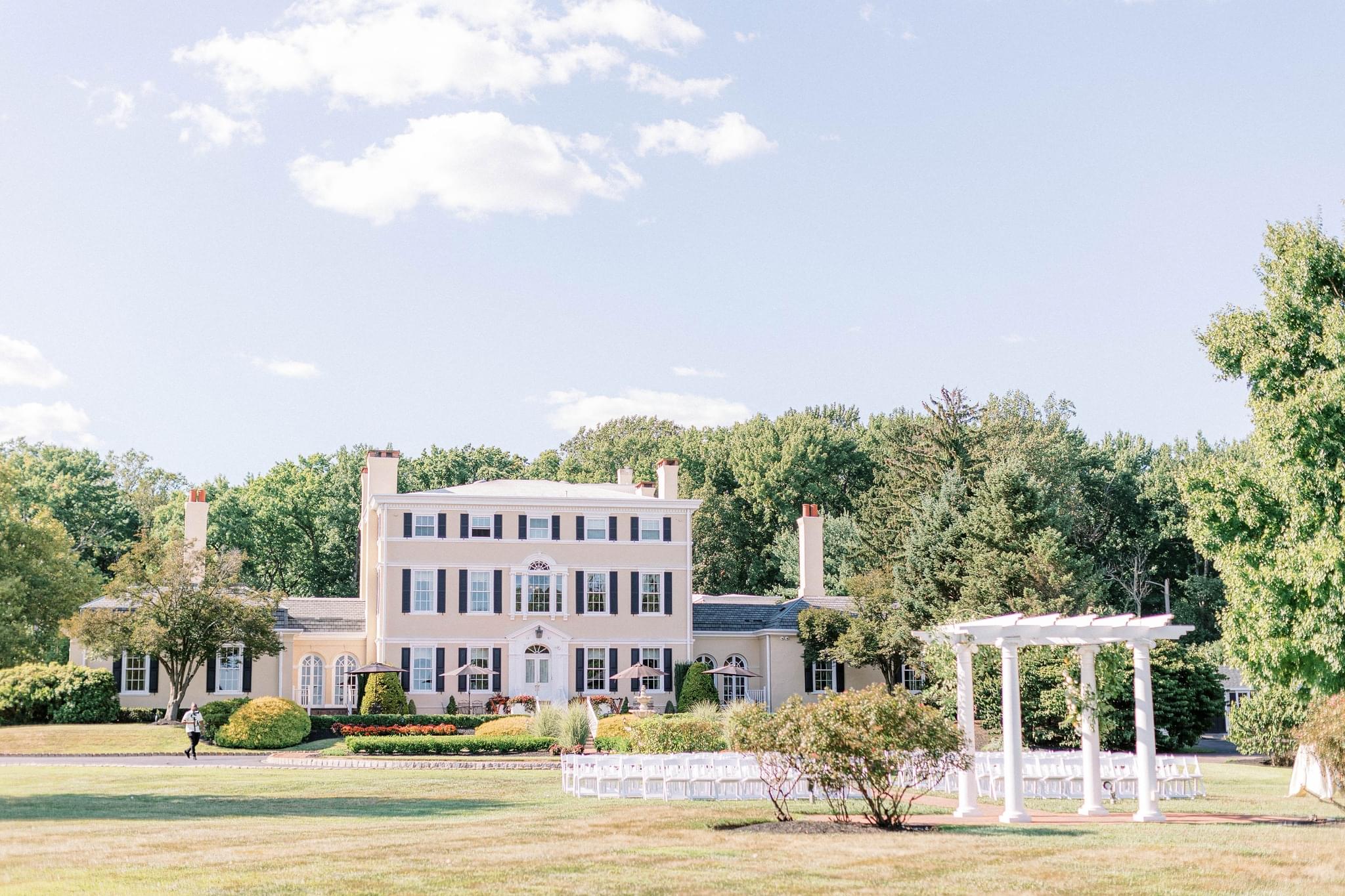 A beautiful greenery exterior of historic Philadelphia event venue.